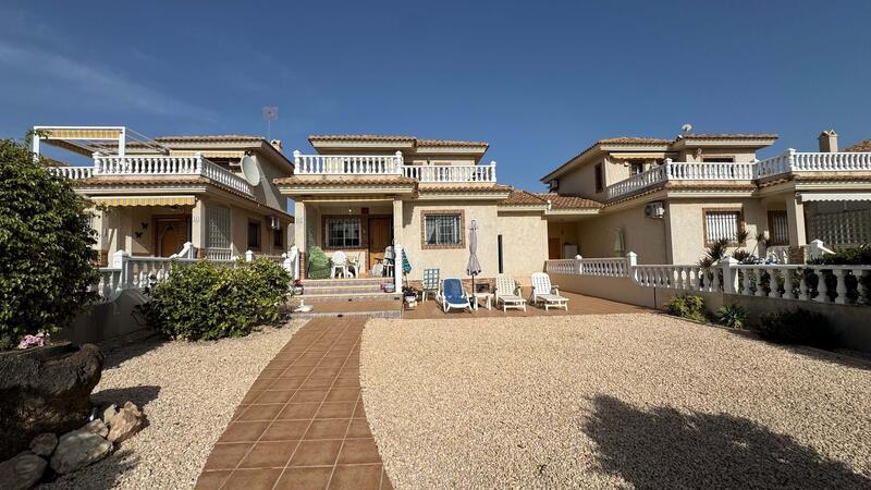 Villa til salgs i Orihuela, Alicante