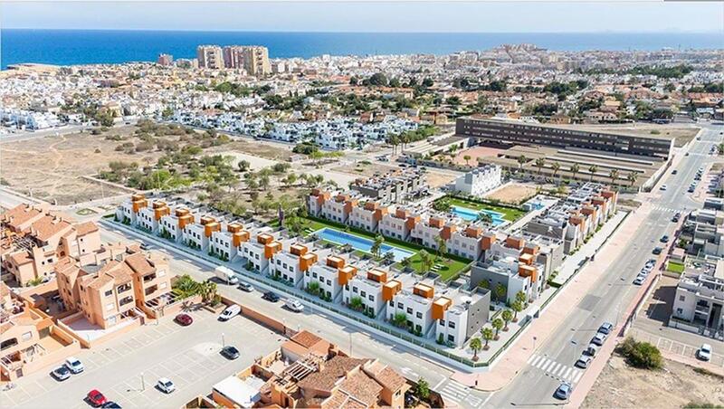 Maison de Ville à vendre dans Torrevieja, Alicante