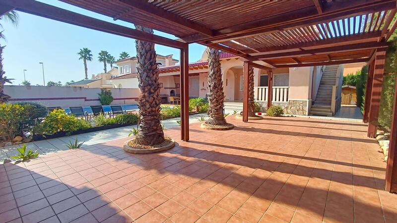 3 Cuarto Villa en venta