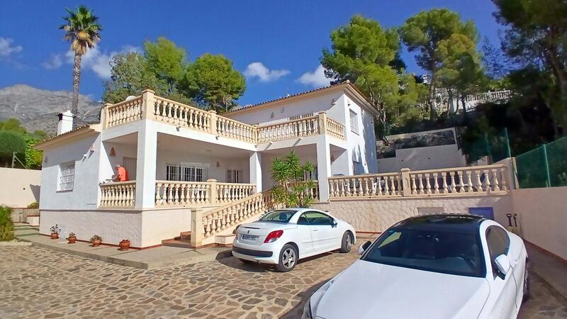 Villa till salu i Altea, Alicante