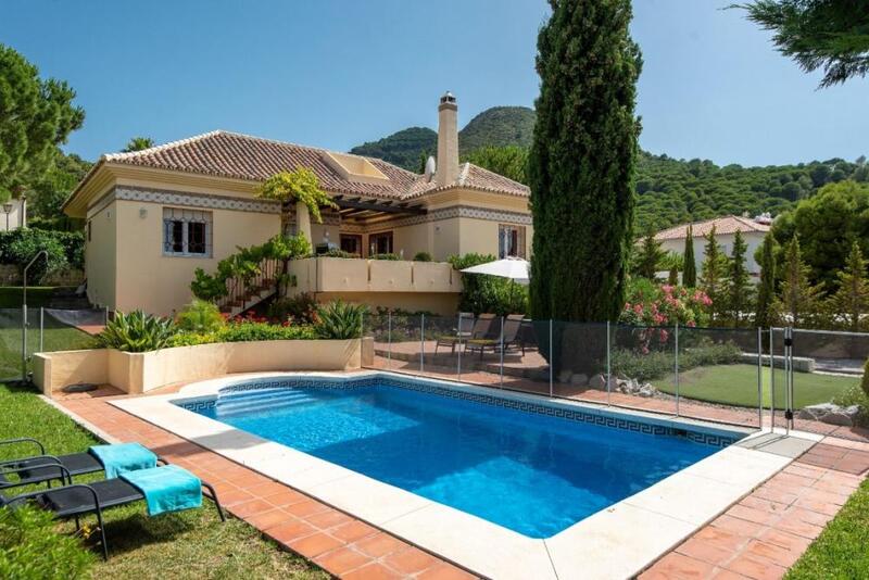 Villa en venta en Alhaurin de la Torre, Málaga