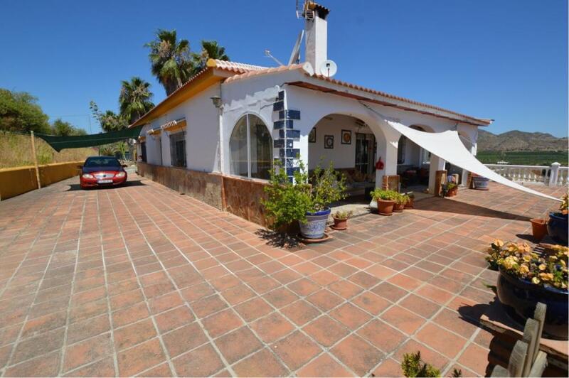 3 Cuarto Villa en venta