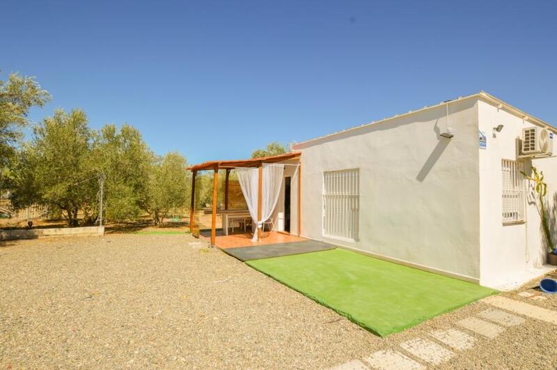 Villa for Long Term Rent in Alhaurin el Grande, Málaga