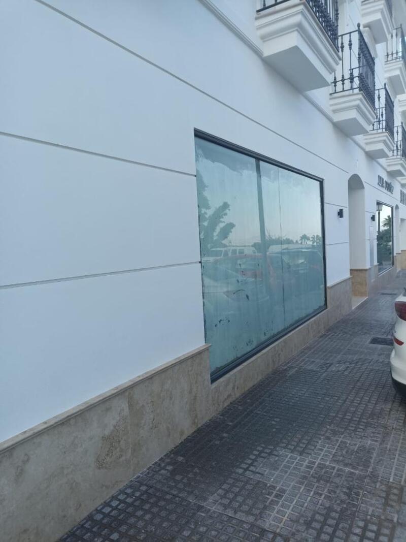 Local Comercial para alquiler a largo plazo en Alhaurin el Grande, Málaga