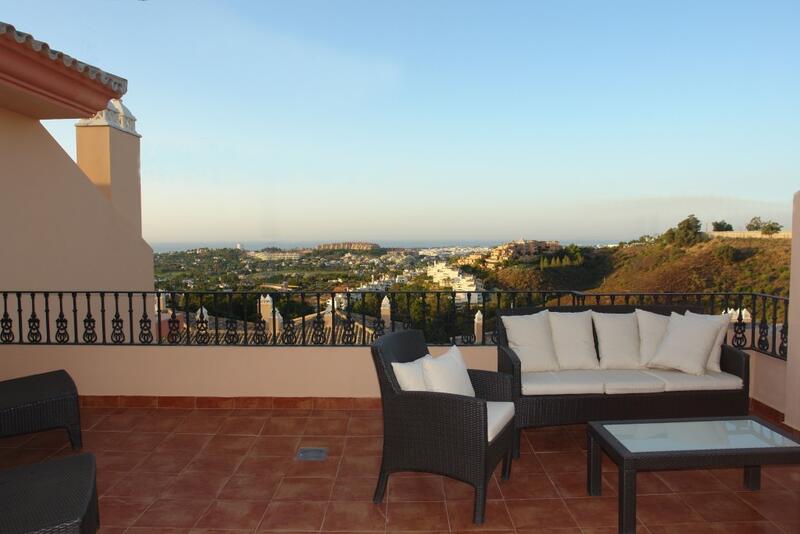 Apartment for sale in Nueva Andalucia, Málaga