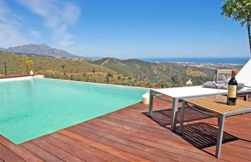 Villa for sale in Benahavis, Málaga