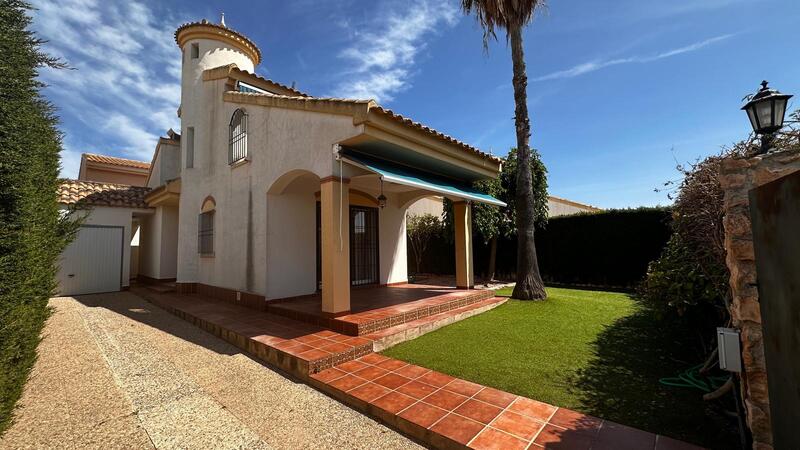 Villa for sale in Santiago de la Ribera, Murcia