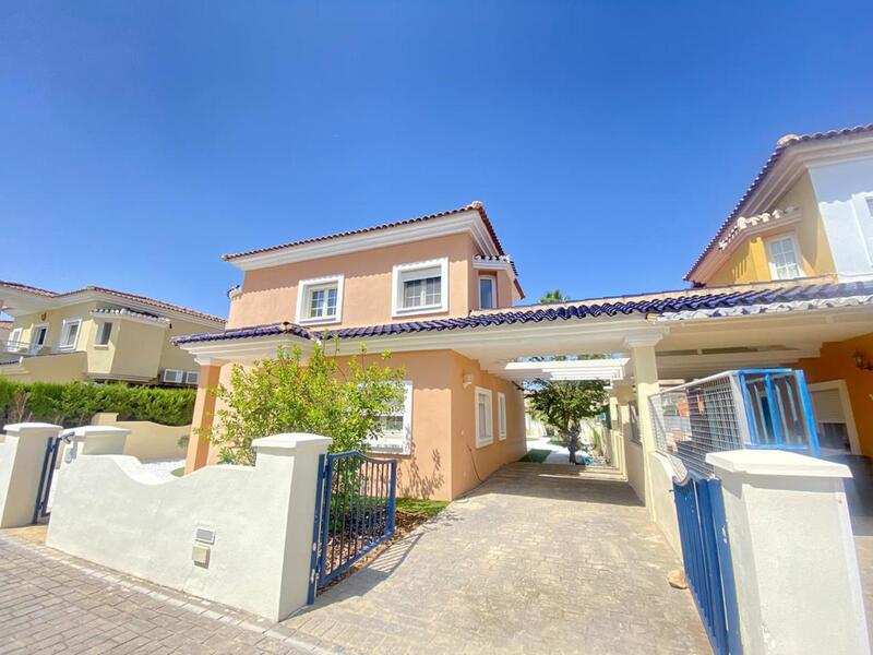 3 Cuarto Villa en venta