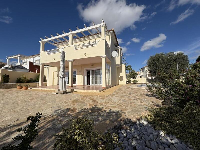 3 bedroom Villa for sale