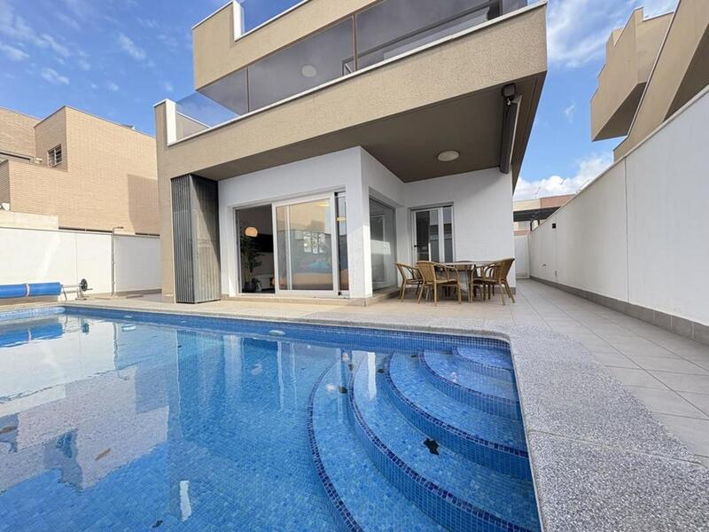 Villa for sale in Torre de la Horadada, Alicante