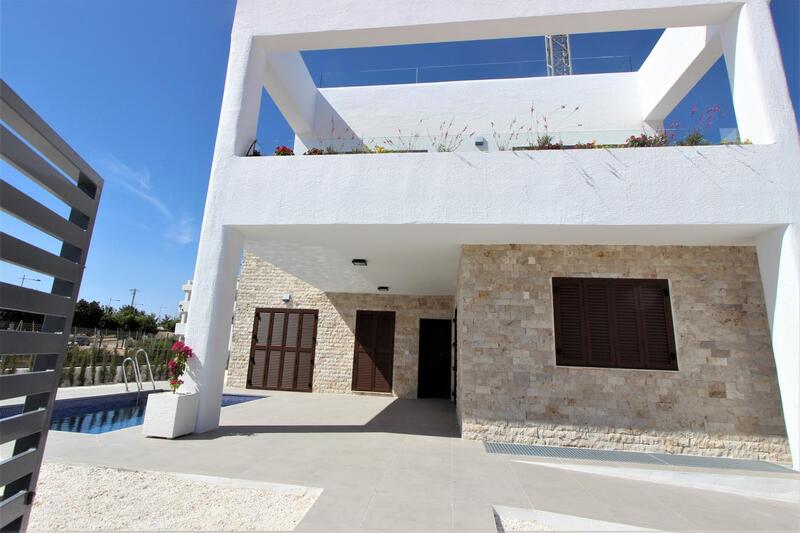 Villa en venta en San Juan de los Terreros, Almería