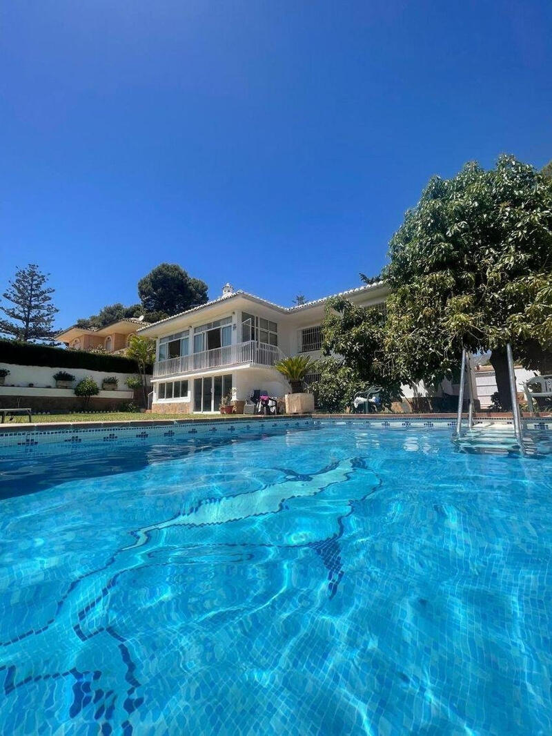 Villa en venta en Mijas Costa, Málaga