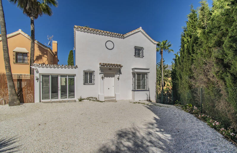 4 Schlafzimmer Landhaus zu verkaufen