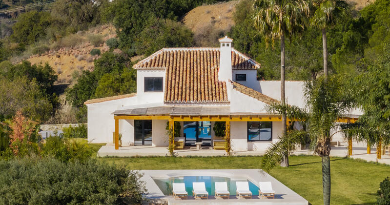 Villa for sale in Estepona, Málaga