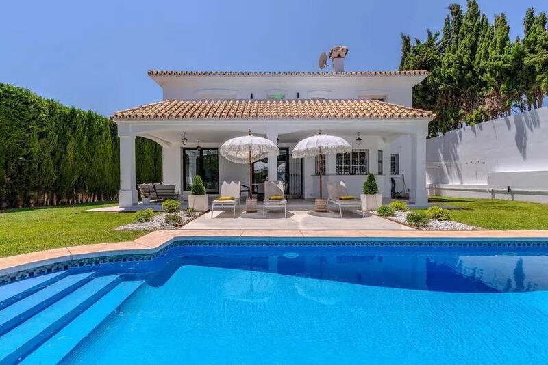 Villa for sale in Mijas Costa, Málaga