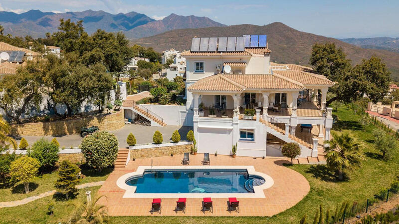 Villa for sale in Marbella, Málaga