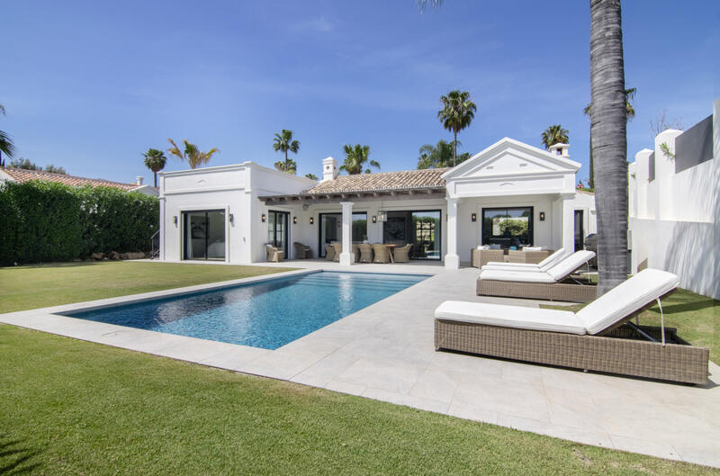 Villa for sale in Marbella, Málaga