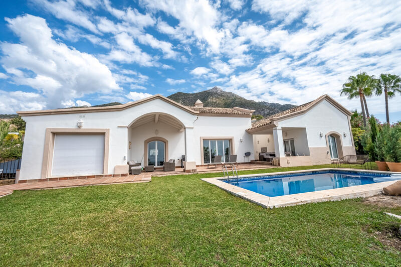 Villa en venta en Istan, Málaga