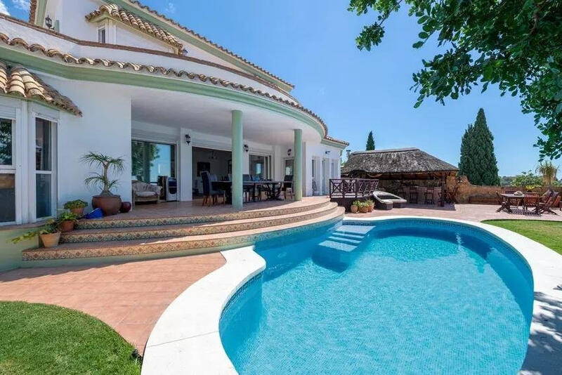 Villa for sale in Istan, Málaga