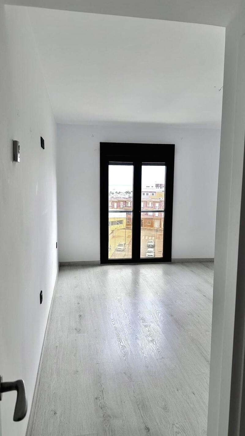 3 bedroom Apartment for sale