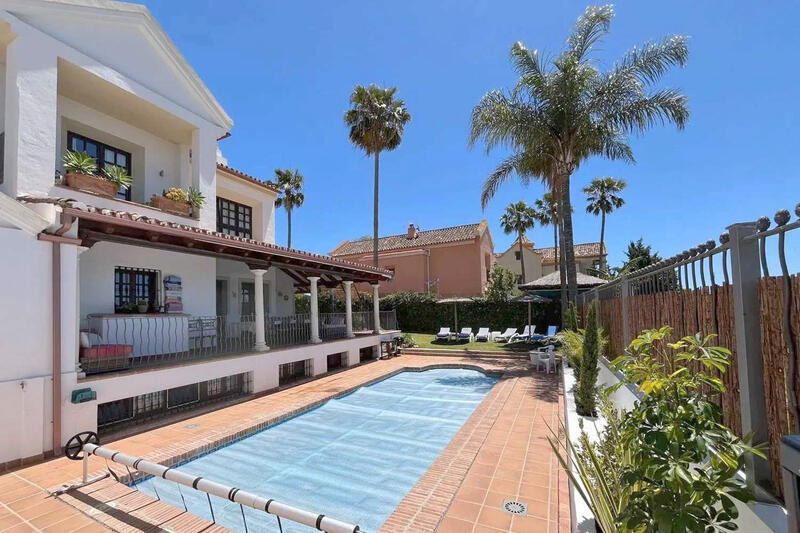 Villa à vendre dans San Pedro de Alcantara, Málaga