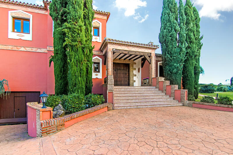 6 bedroom Villa for sale