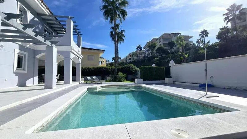 Villa for sale in Mijas Costa, Málaga