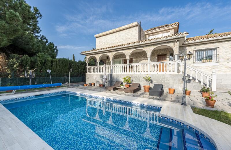 Country House for sale in Marbella, Málaga