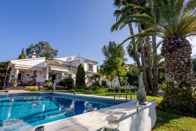 Villa for sale in Alhaurin el Grande, Málaga