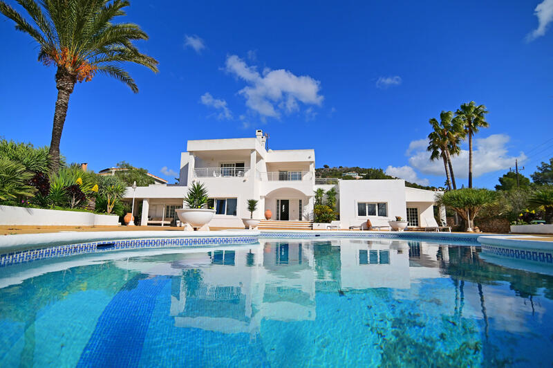 Villa for sale in Santa Eulalia, Jaén