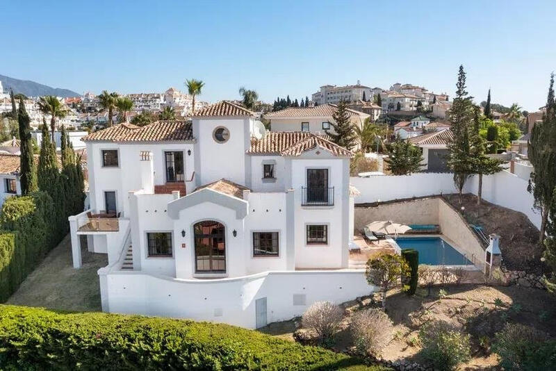 Villa en venta en Mijas Costa, Málaga