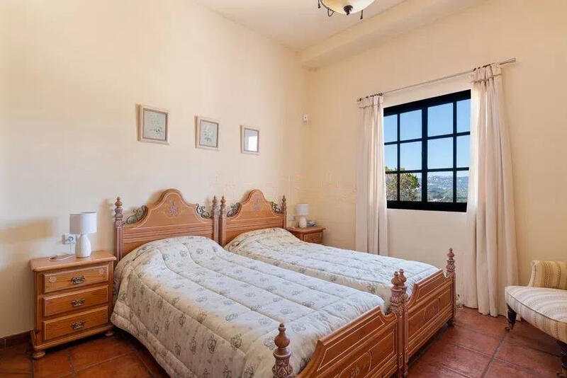 4 Cuarto Villa en venta