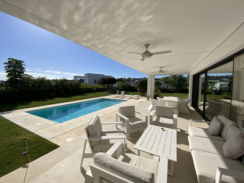 Villa for sale in La Cala de Mijas, Málaga