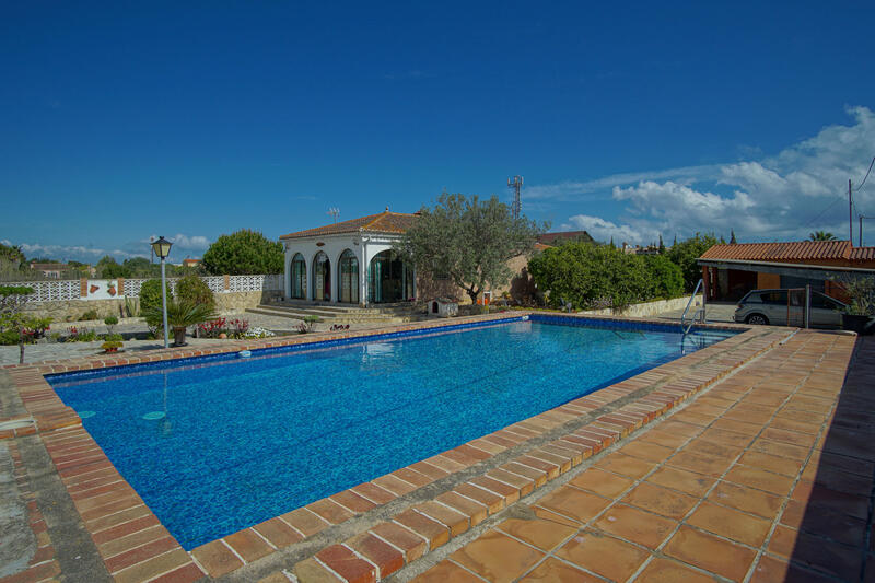 Villa en venta en Oliva, Valencia