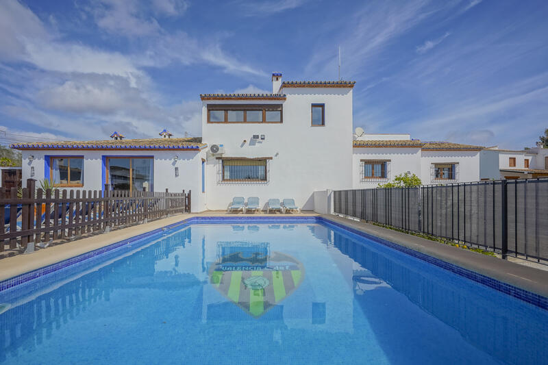 Villa til salg i Teulada, Alicante