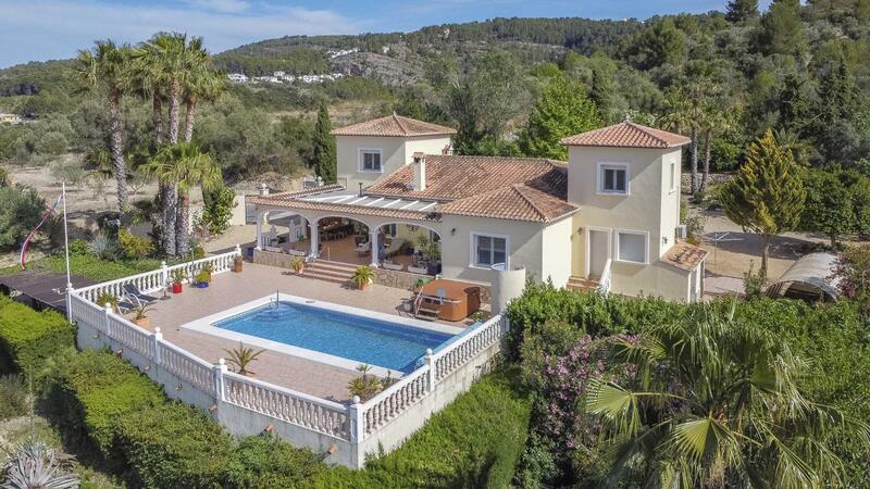 Villa en venta en Benidoleig, Alicante
