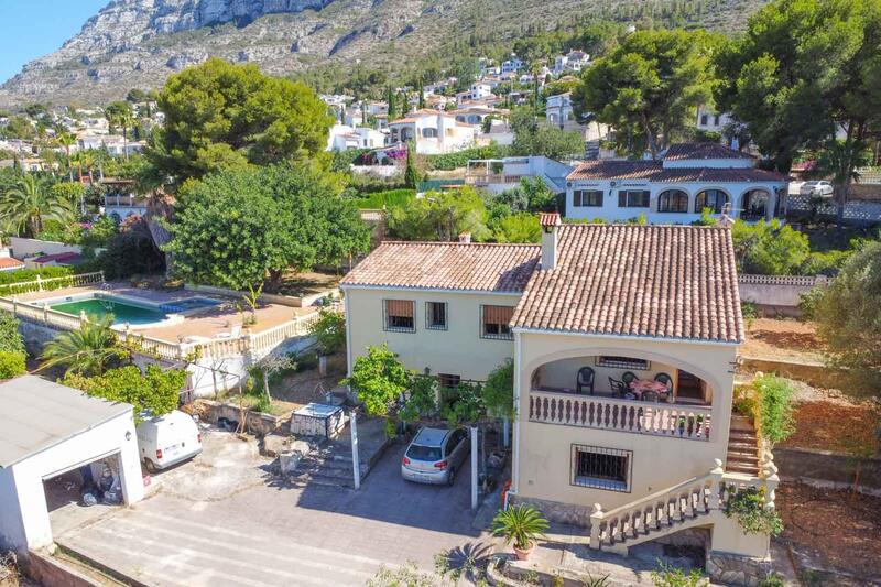 Villa en venta en Denia, Alicante