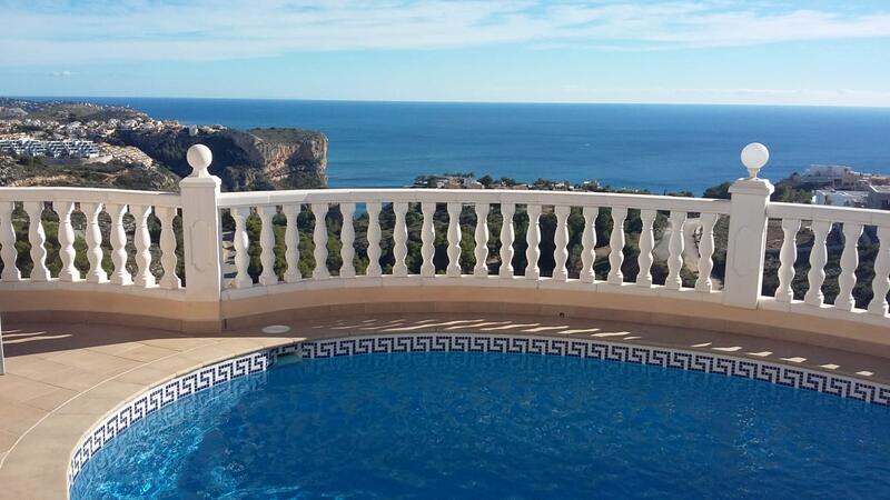 Villa til salgs i Cumbre del Sol, Alicante