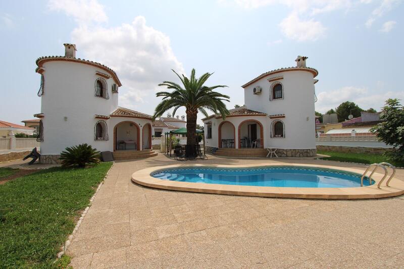 6 bedroom Villa for sale