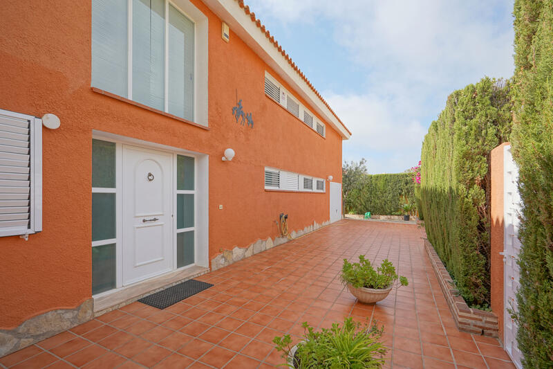 4 Cuarto Villa en venta