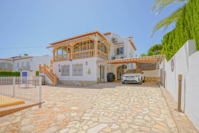 6 bedroom Villa for sale