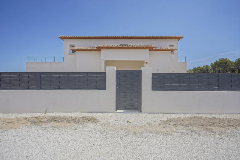 4 Cuarto Villa en venta