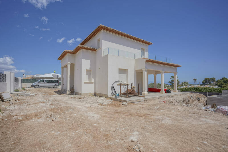 4 Cuarto Villa en venta