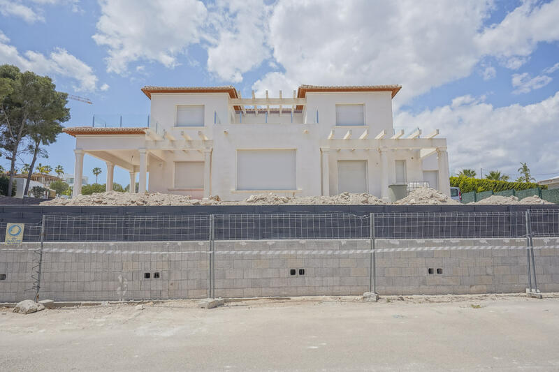 4 Cuarto Villa en venta