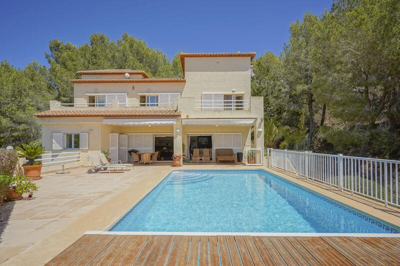 Villa til salg i Calpe, Alicante