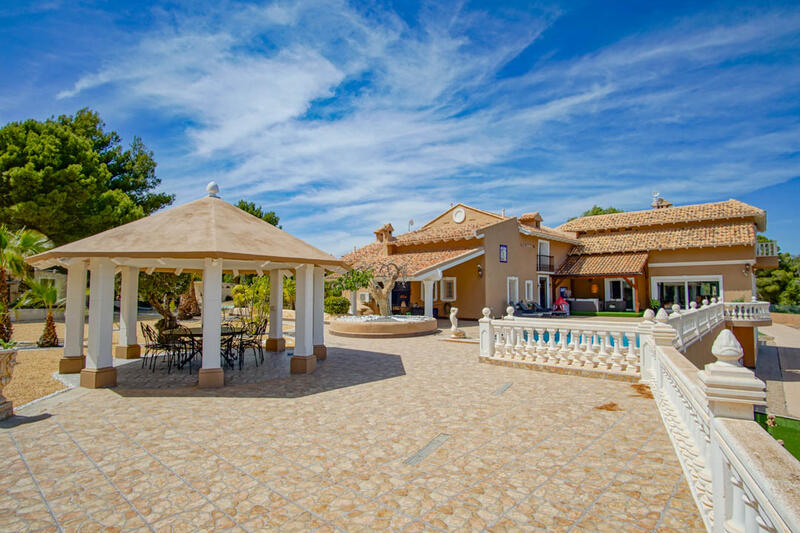 Villa à vendre dans La Nucia, Alicante