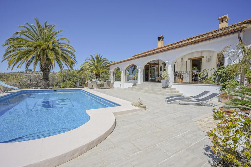 Villa en venta en Benissa, Alicante