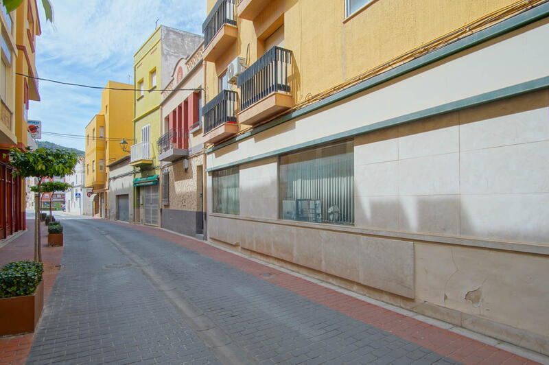 2 Cuarto Local Comercial en venta