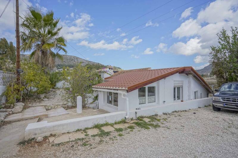 Villa en venta en Alcalali, Alicante