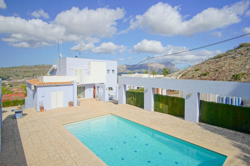 Villa en venta en Pedreguer, Alicante